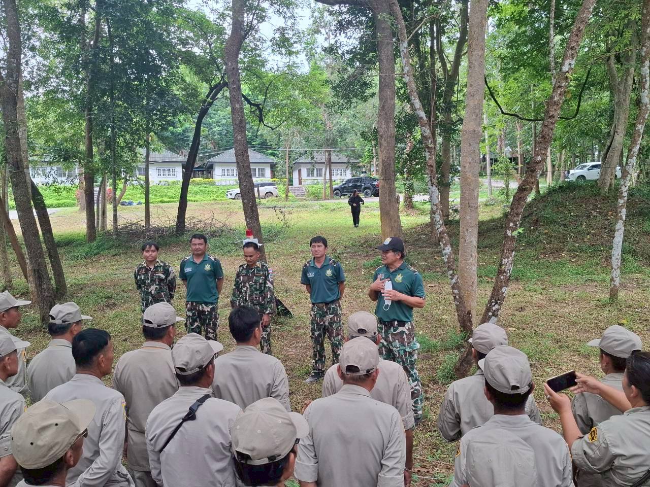 LINE_ALBUM_ทบทวน อปพร. 68_250813_503_397.jpg